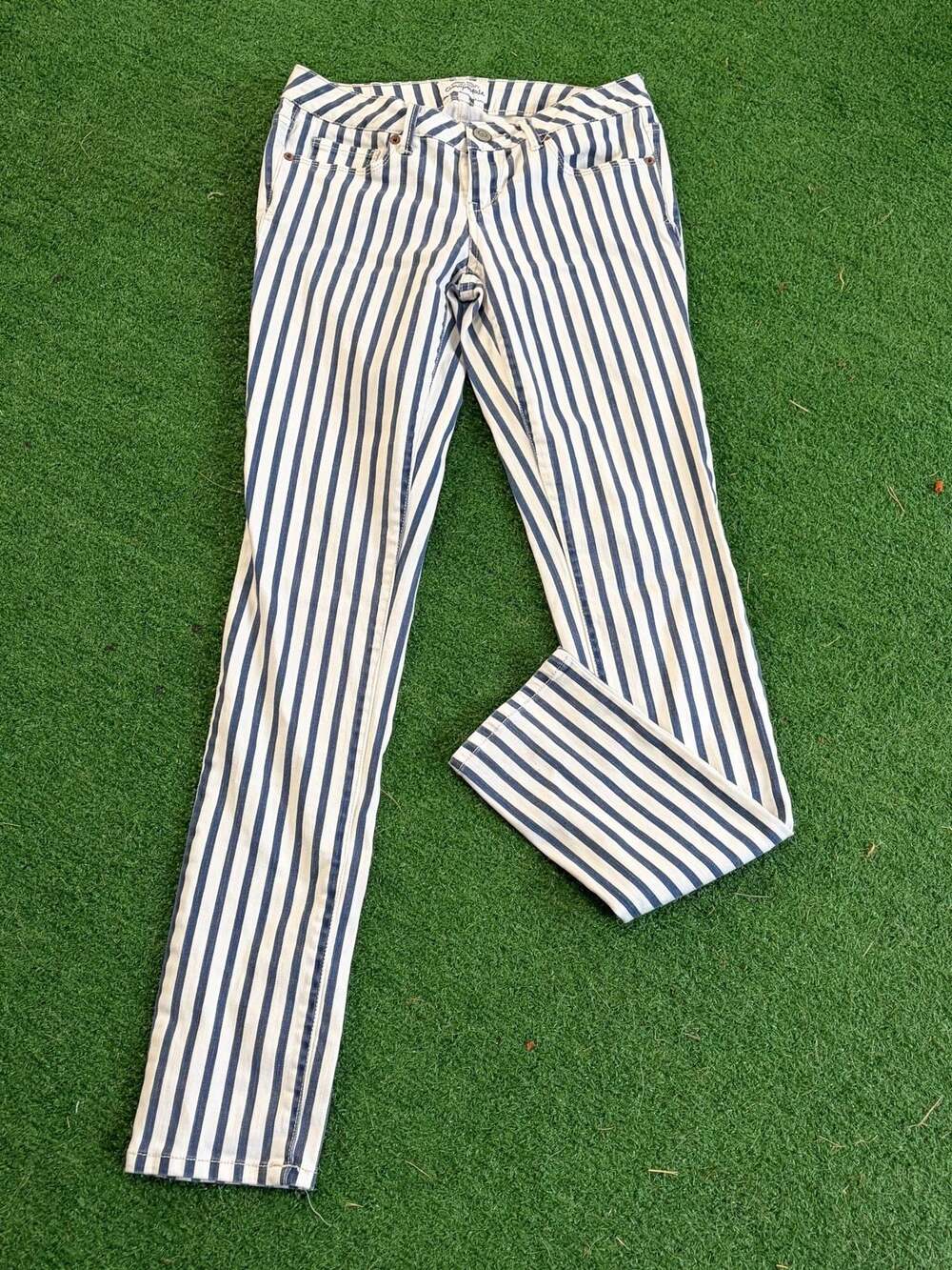 Aeropostale Ashley Ultra Skinny Women's Blue and White Striped Jeans